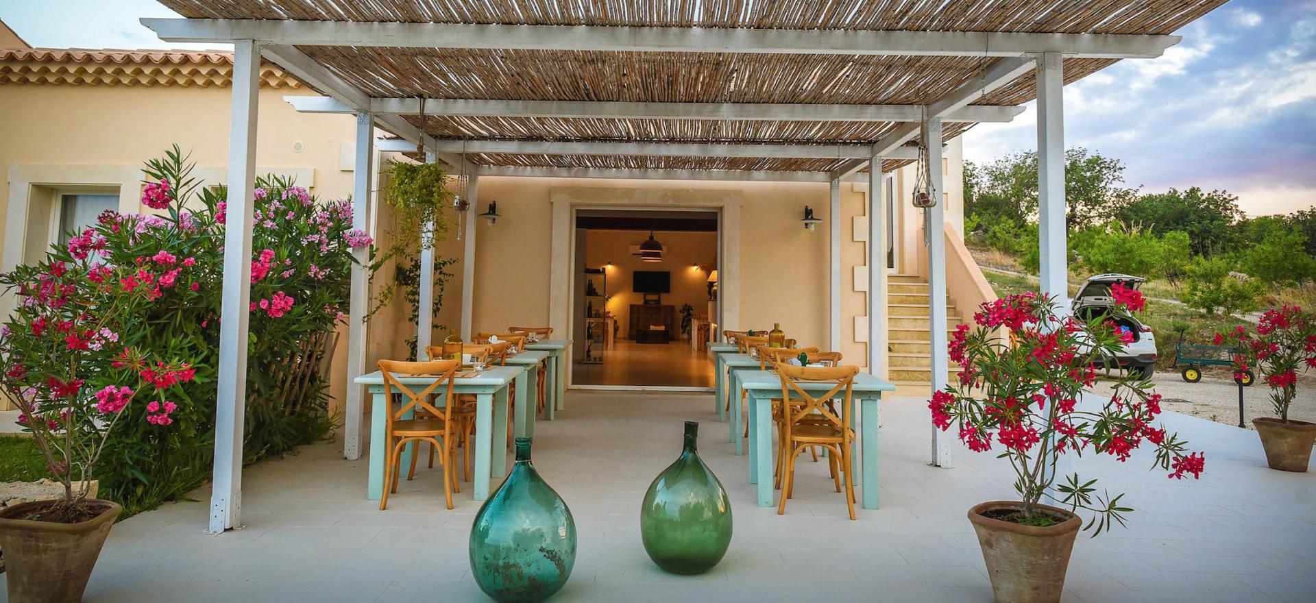 Agriturismo Sicily Superb agriturismo with a view of Noto and near the sea