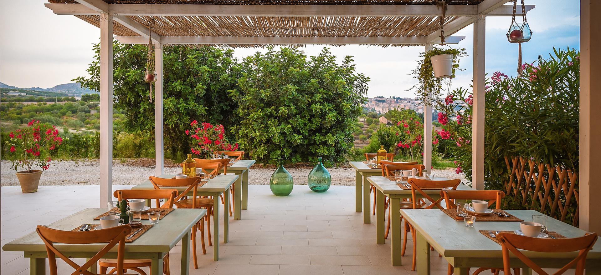 Agriturismo Sicily Superb agriturismo with a view of Noto and near the sea