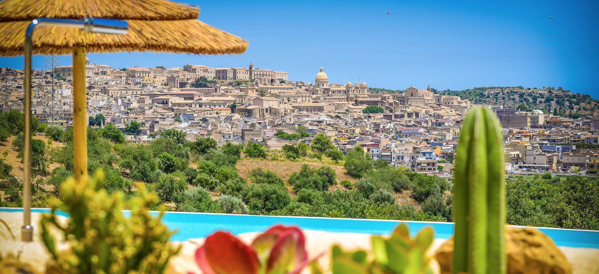 Agriturismo Sicily Superb agriturismo with a view of Noto and near the sea